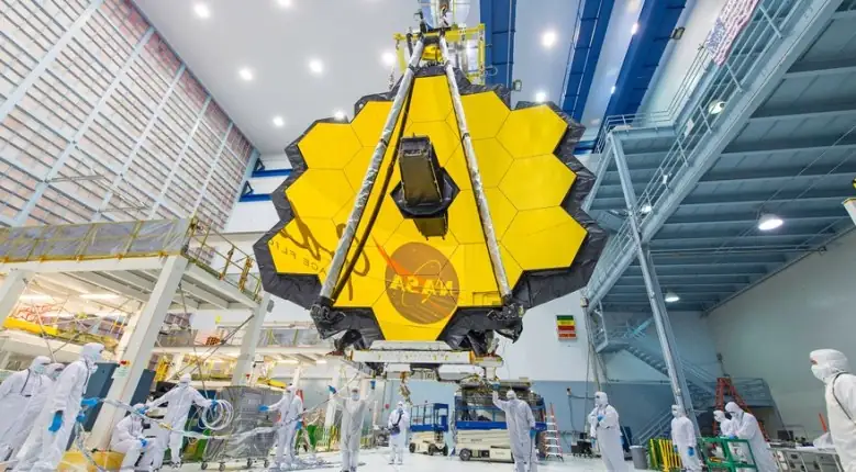 Le télescope spatial James Webb, un instrument crucial pour mesurer la constante de Hubble et analyser l'expansion de l'Univers.